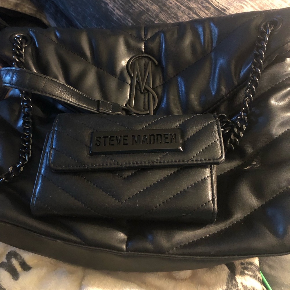 Steve Madden Black Shoulder Bag Sleek Design